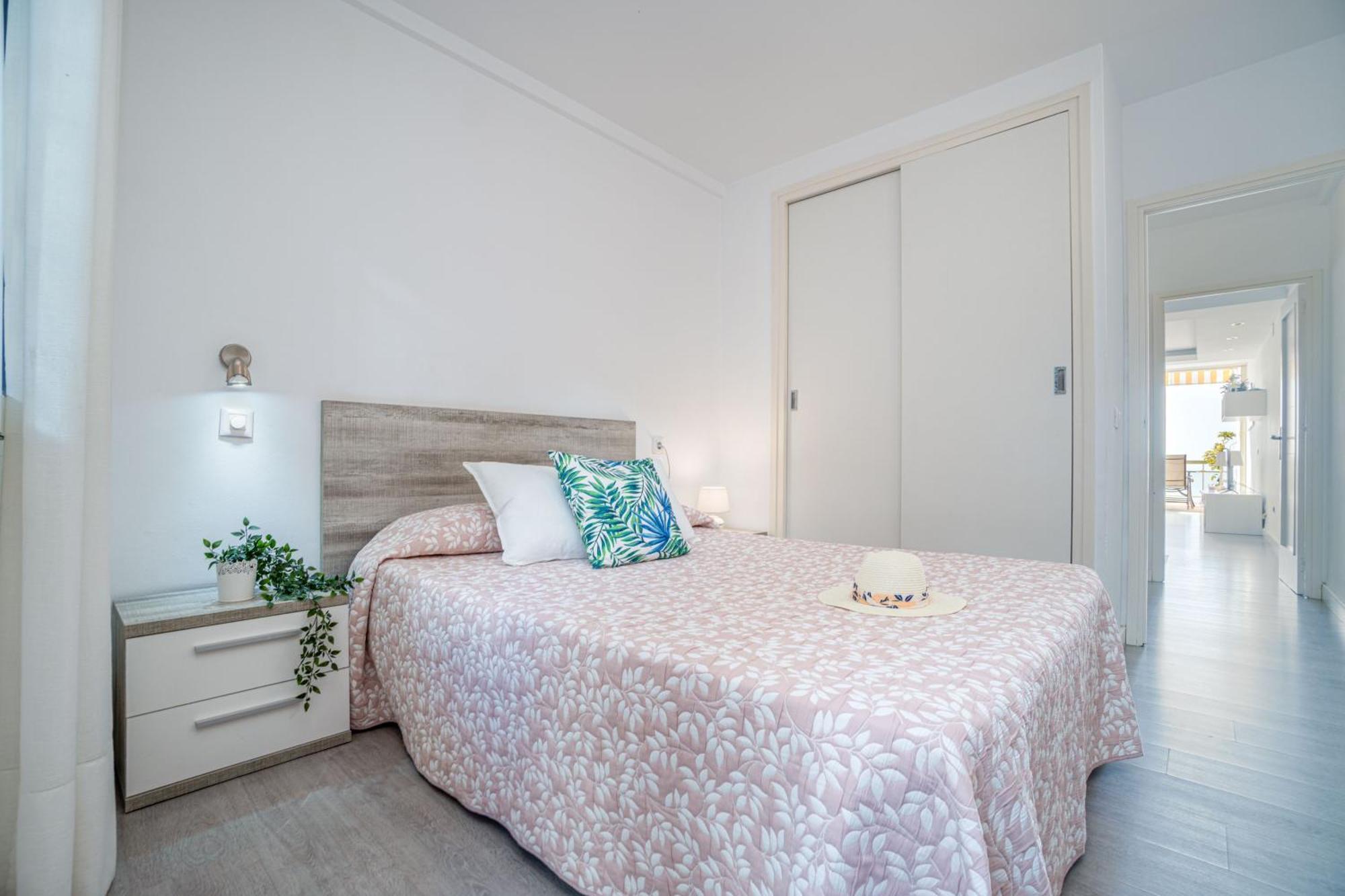 Apartment Meda Chica Roses Luaran gambar