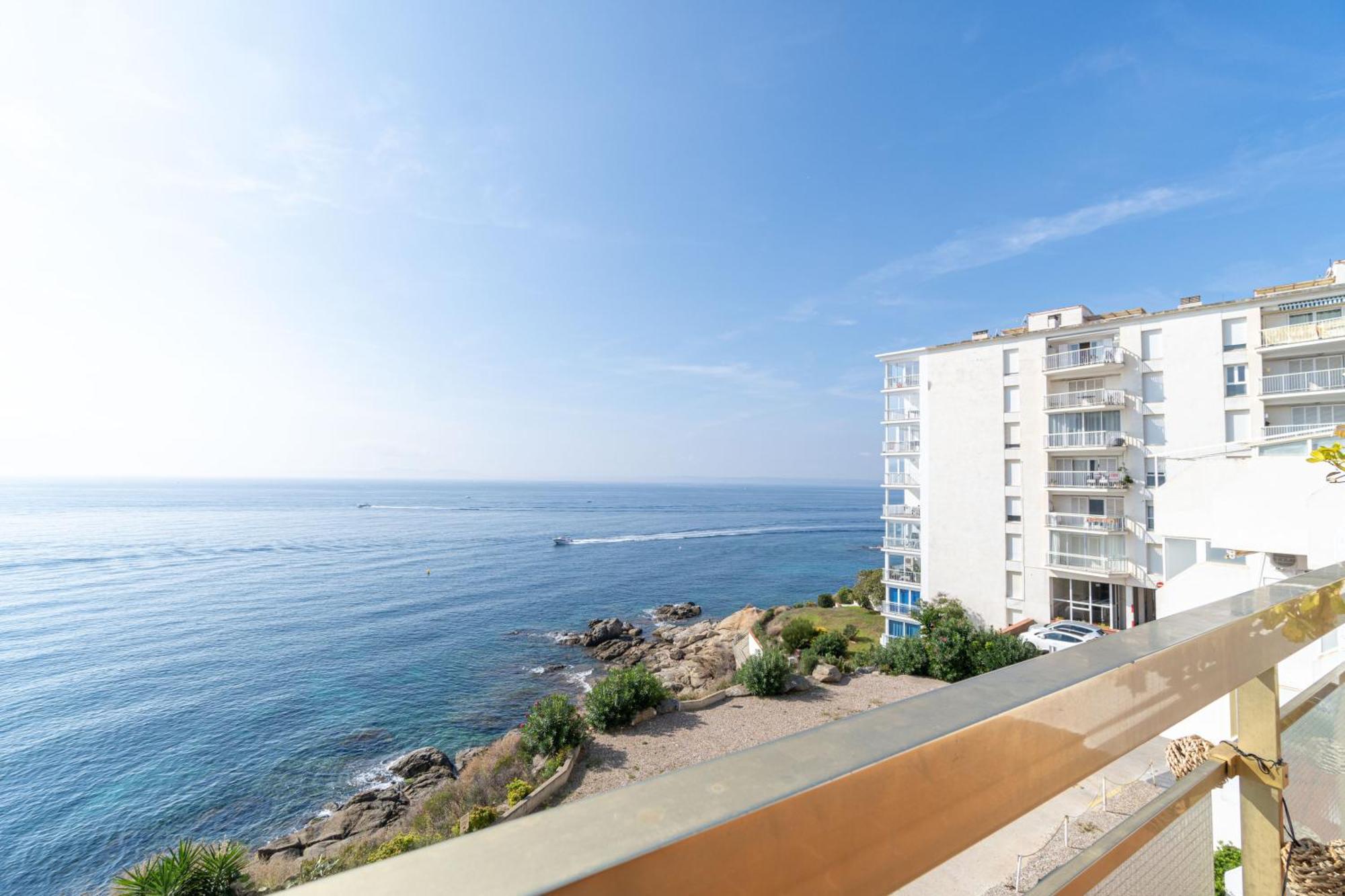 Apartment Meda Chica Roses Luaran gambar